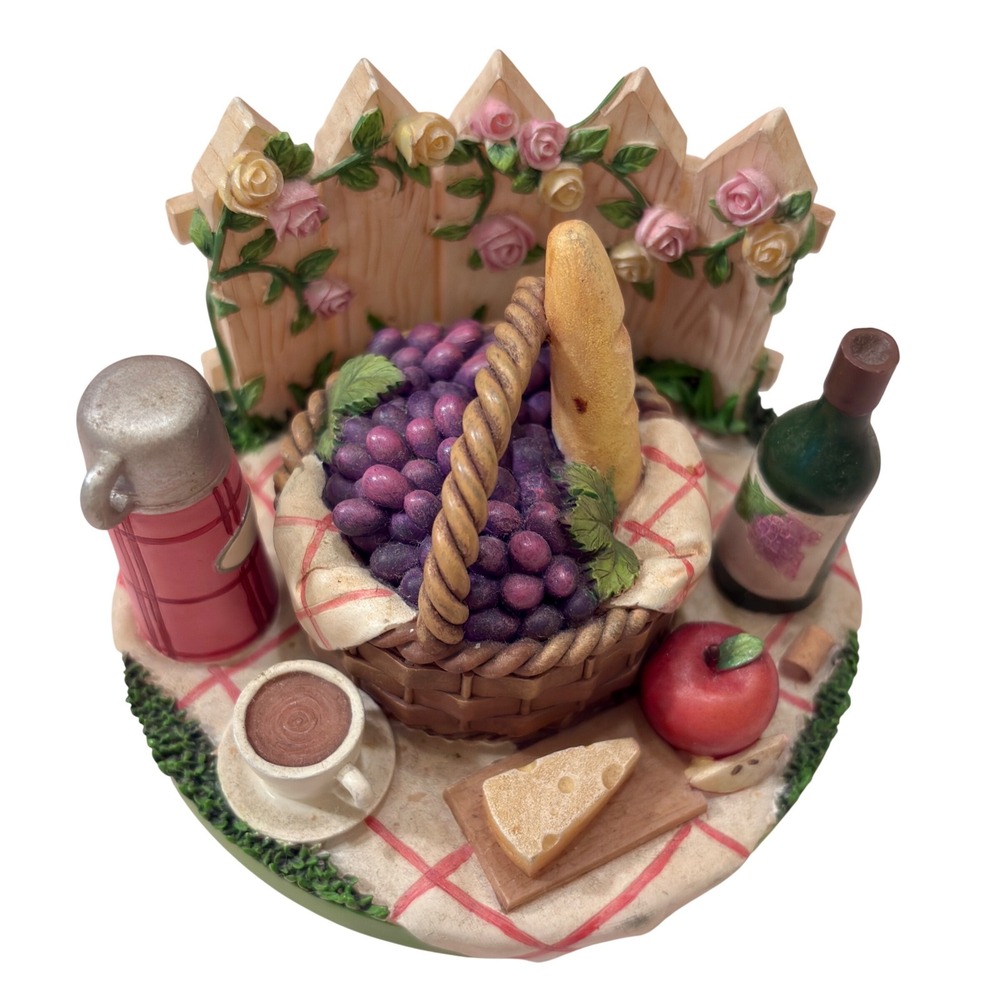 Our America Picnic‎ Candle Capper Topper Multicolor Excellent Grapes Wine Fence